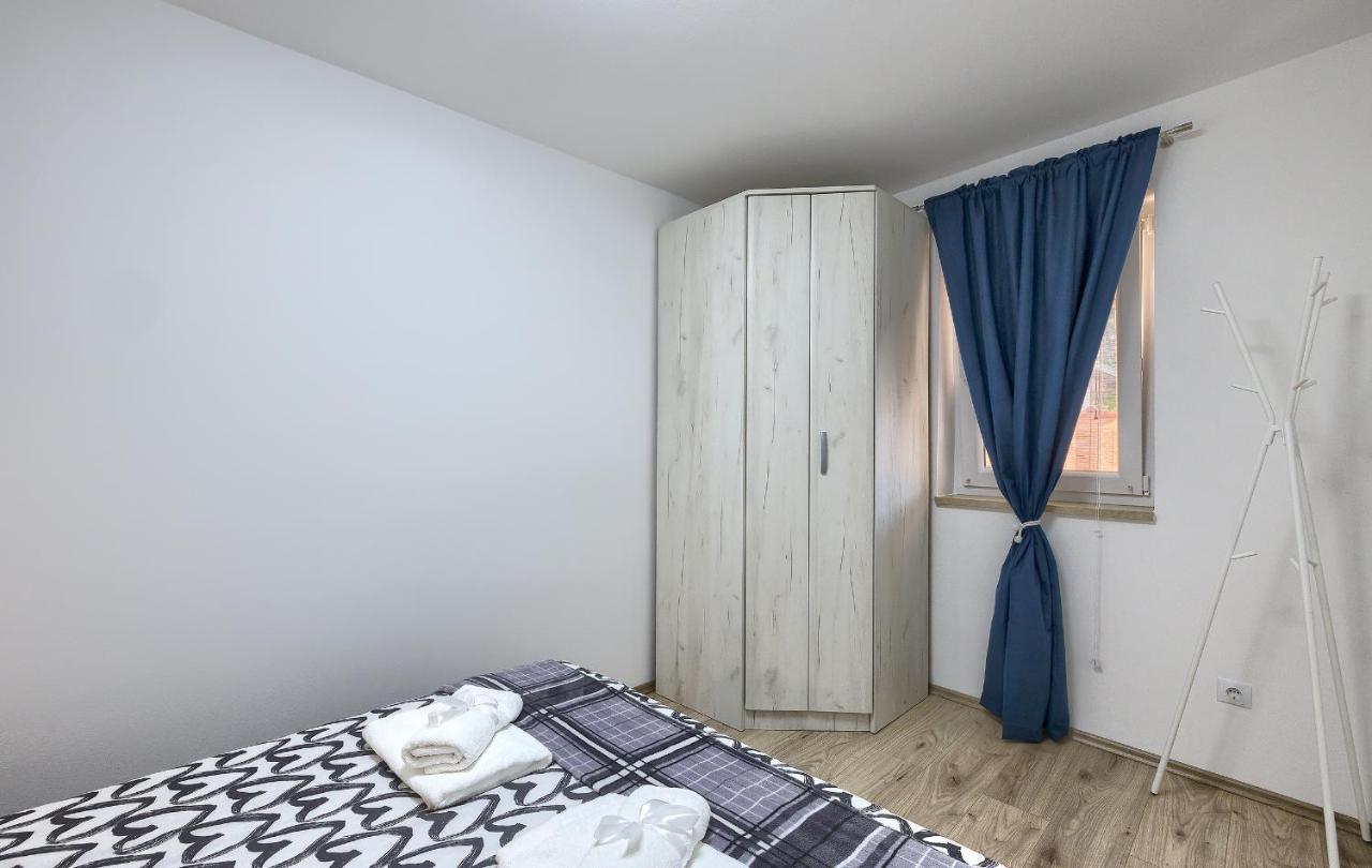 Studio Apartman Luka Помер Екстериор снимка